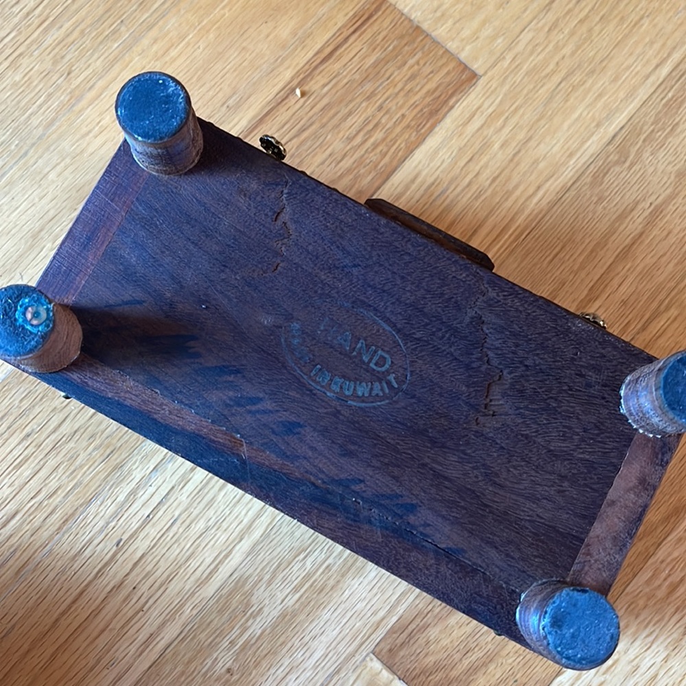 Wood treasure box - Picture 15 of 16
